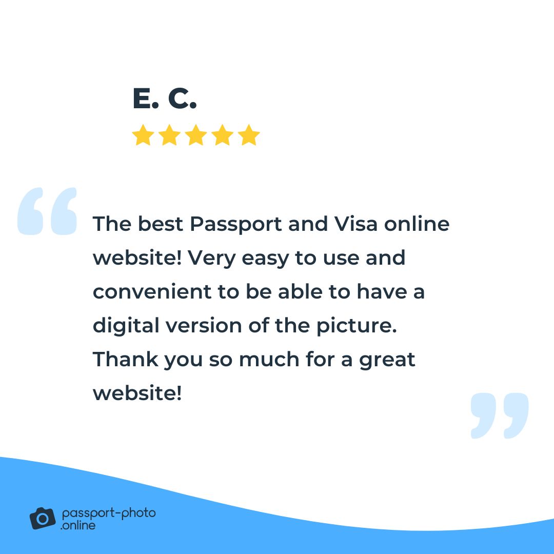 Graphic showing E.C.s 5-star review of Passport Photo Online, in inverted commas.