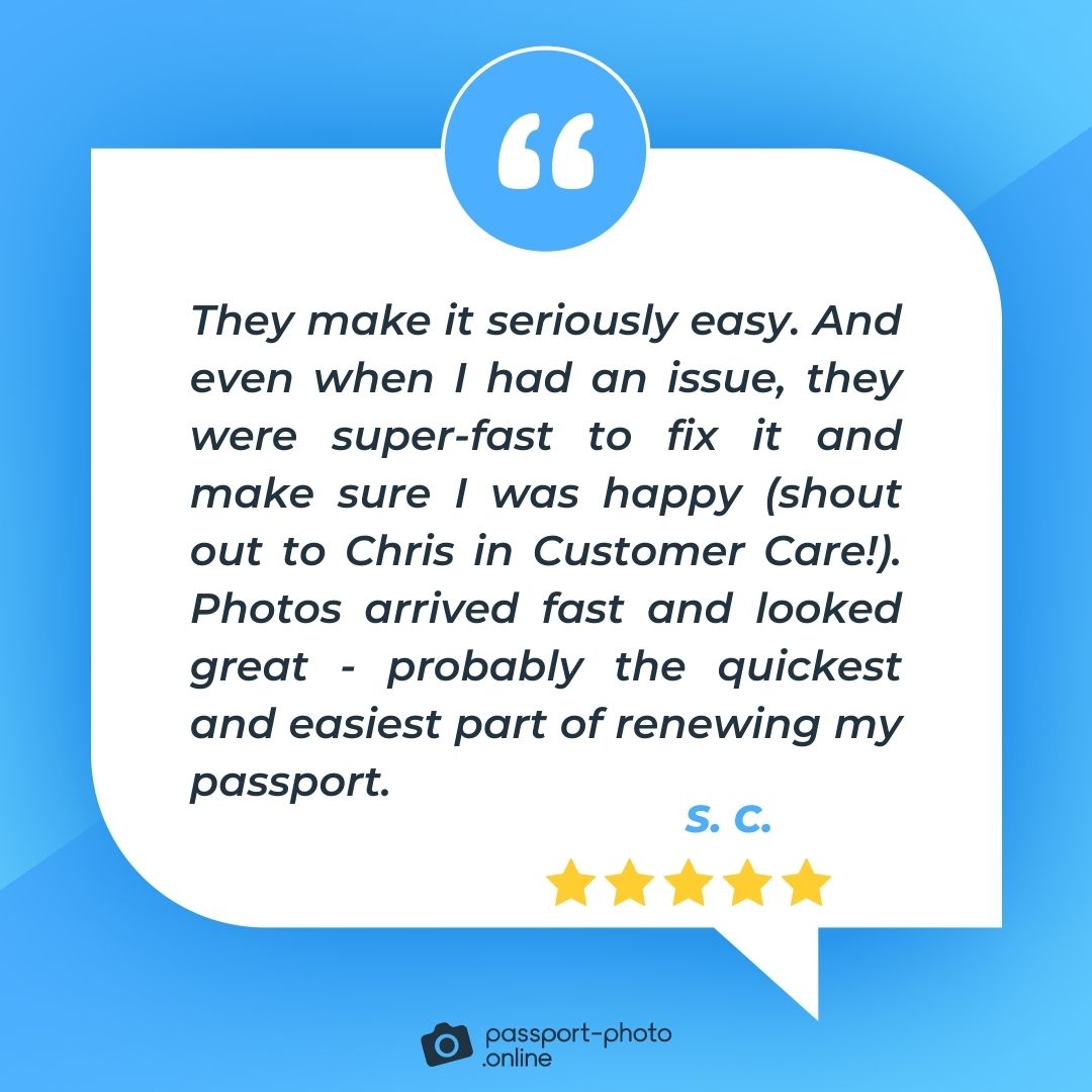 a positive 5-star review of the Passport Photo Online app from the Google Play Store